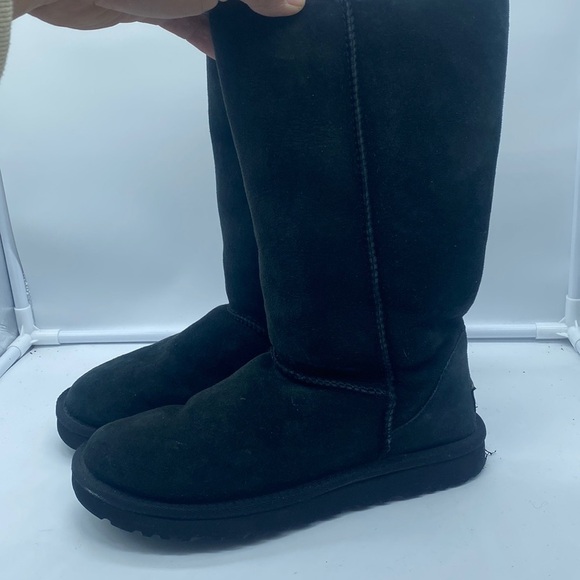 Womens UGG winter boots size 7 check them out very nice thanks 🙏 - Picture 1 of 11